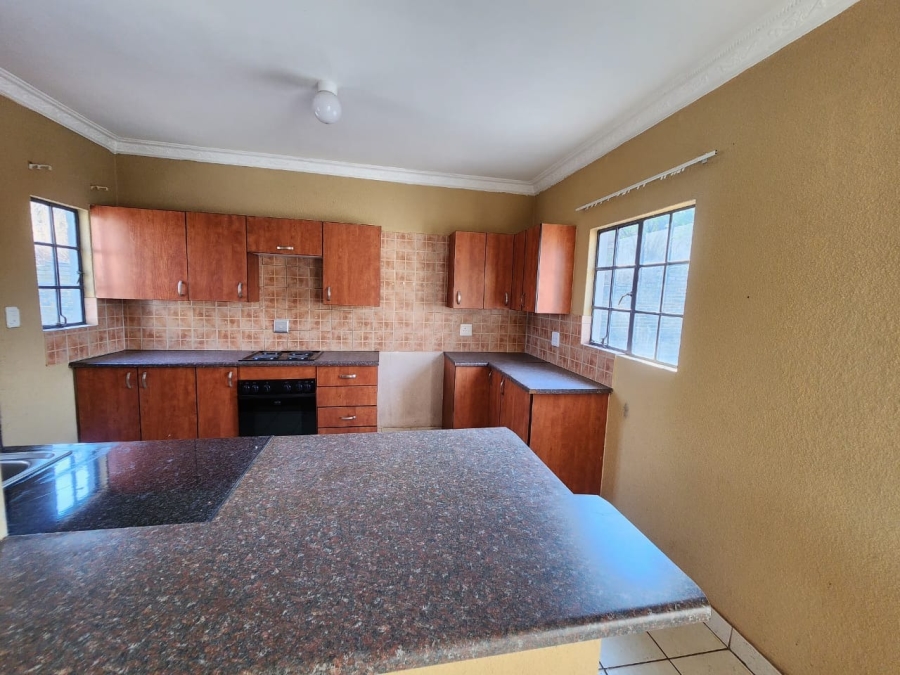 3 Bedroom Property for Sale in Geelhoutpark North West